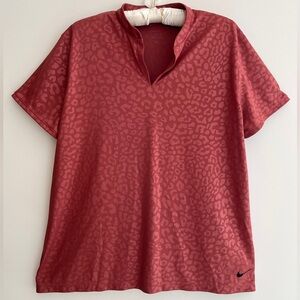 NIKE Dri Fit Victory Notch Neck Polo Animal Print Embossed Golf Pickleball Gym
